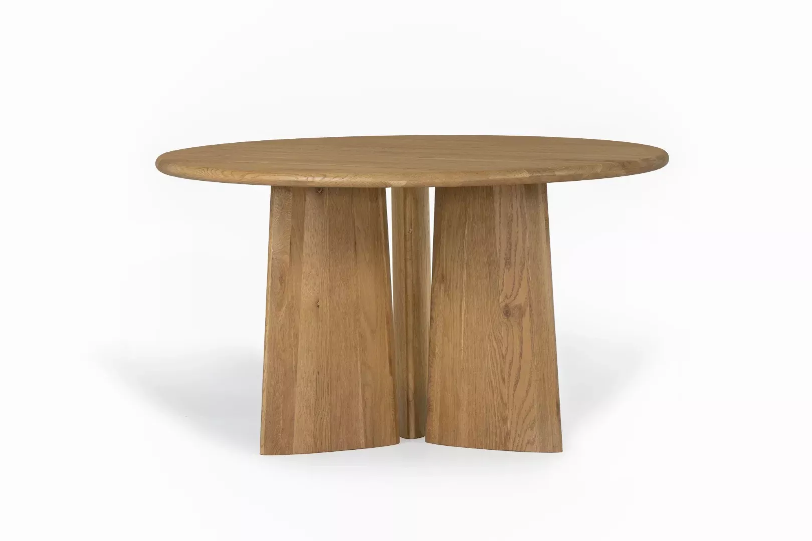 Laurel Round Dining Table - Bold FSC Certified Oak with Wirebrush Finish for Charming Dining Spaces