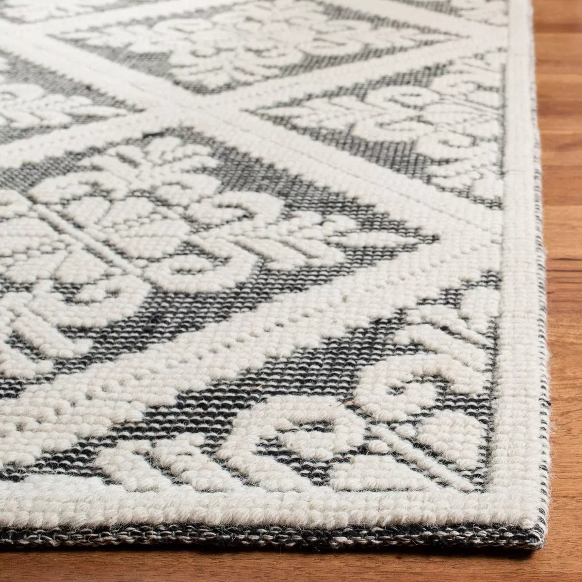 Vermont Hand Woven Wool Pile Rug – Luxurious Texture, Artisan Craftsmanship, Ideal for Any Space